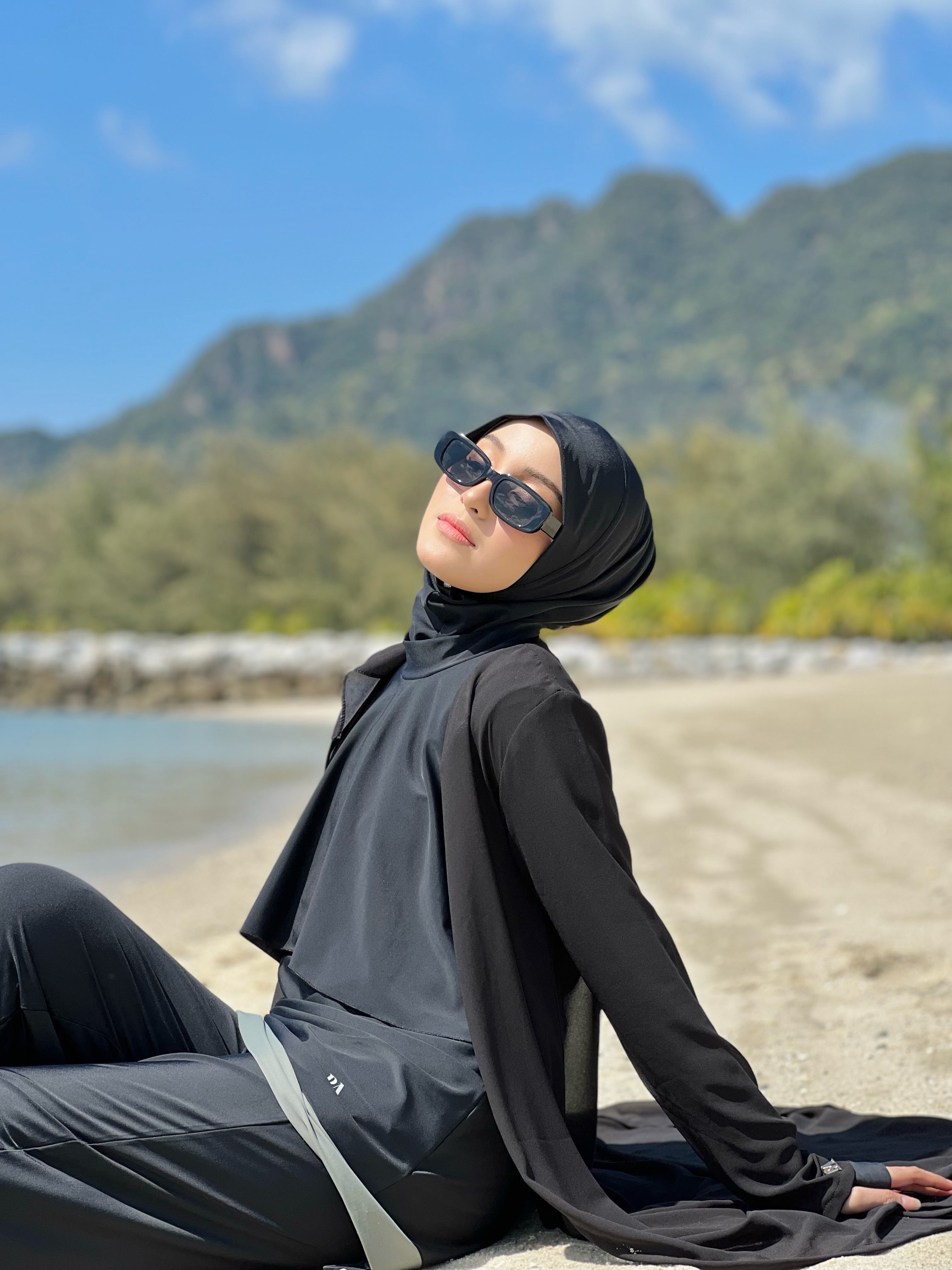 Bakini Midnight Black